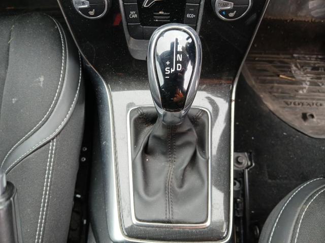 2019 VOLVO V40 MOMENTUM EDITION T2 A 