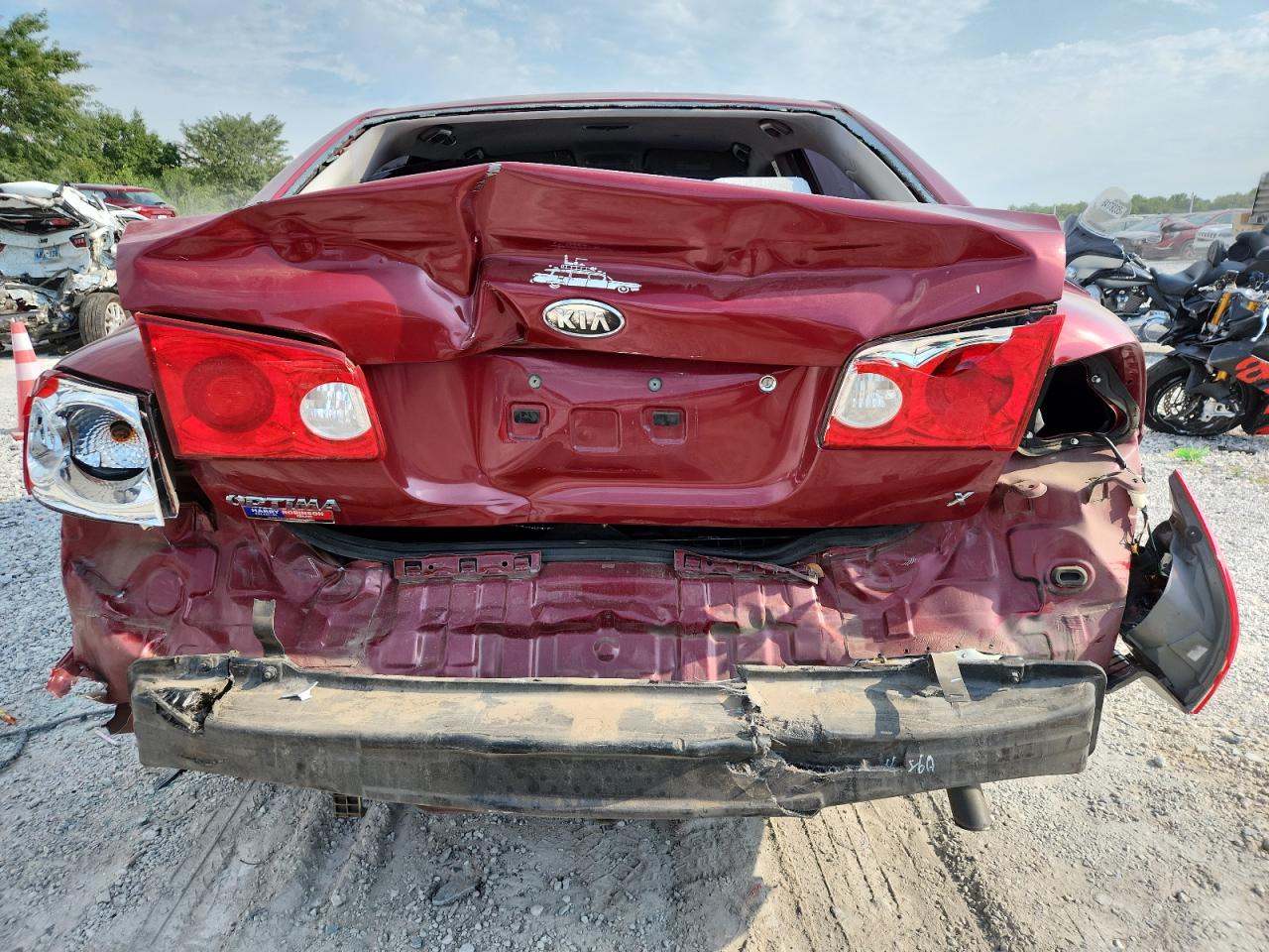 2008 Kia Optima Lx VIN: KNAGE123685250223 Lot: 68421485