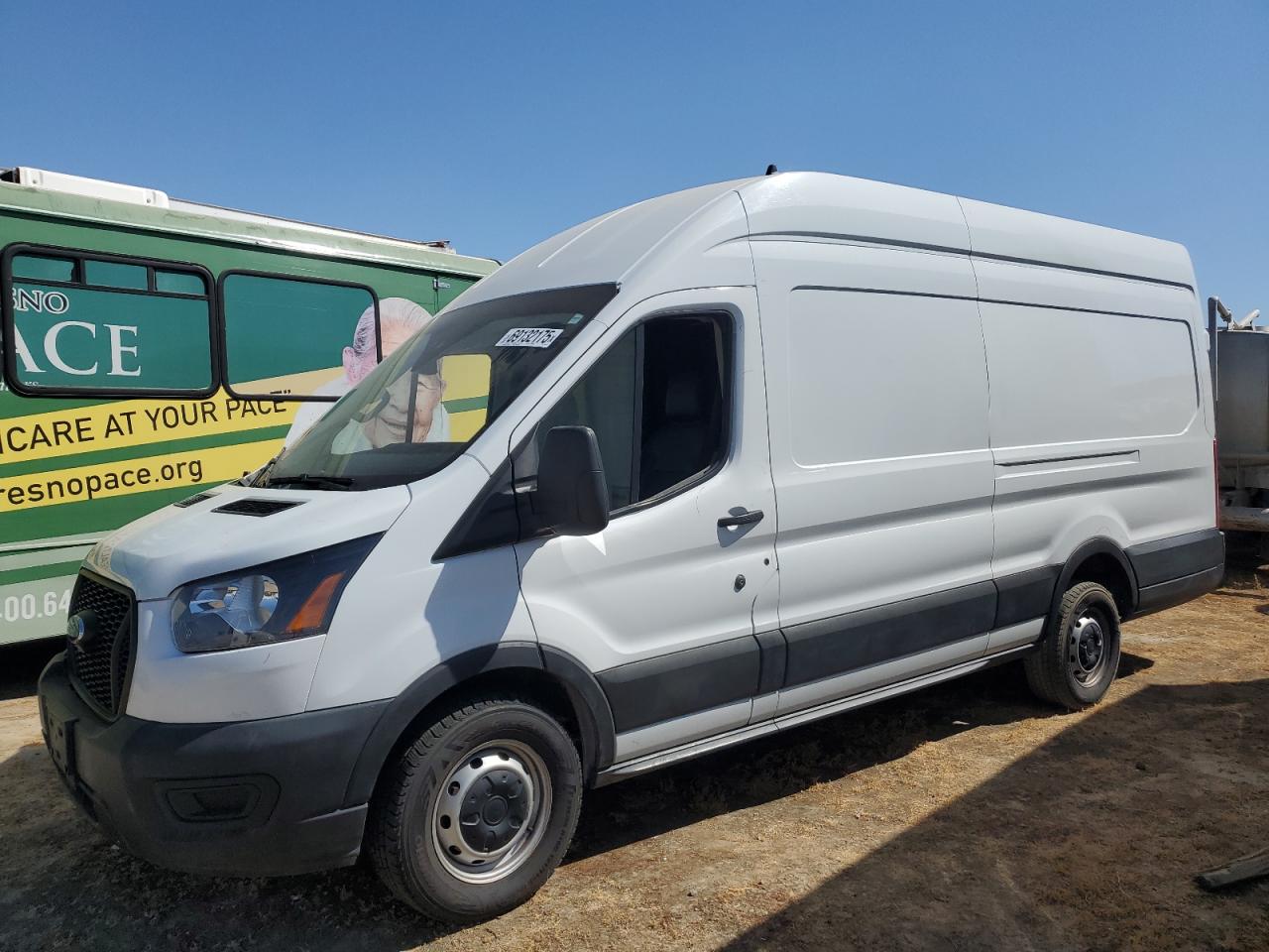 2022 Ford Transit Cab & Chassi