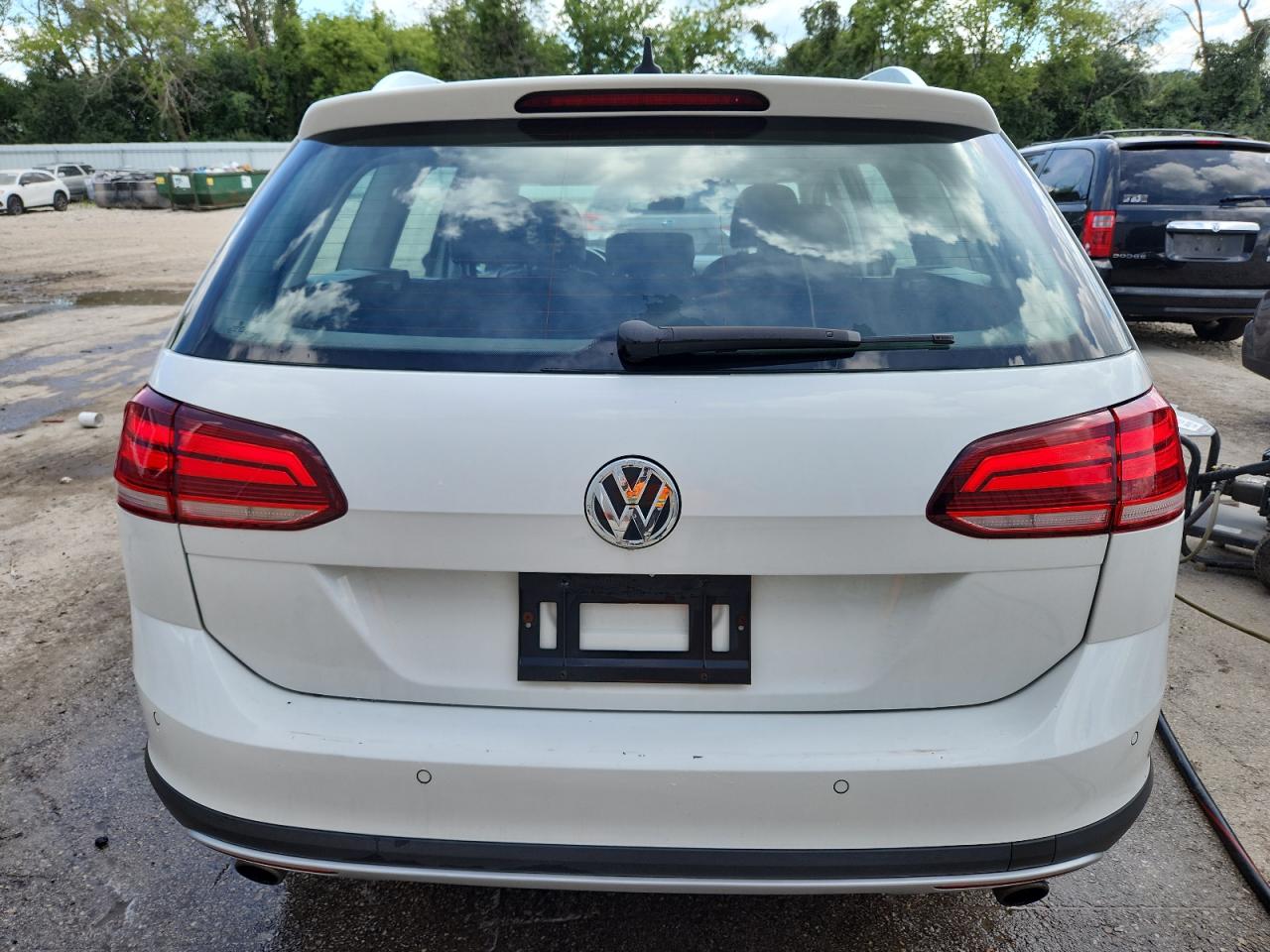 2018 Volkswagen Golf Alltrack S VIN: 3VWH17AU0JM757471 Lot: 69858825
