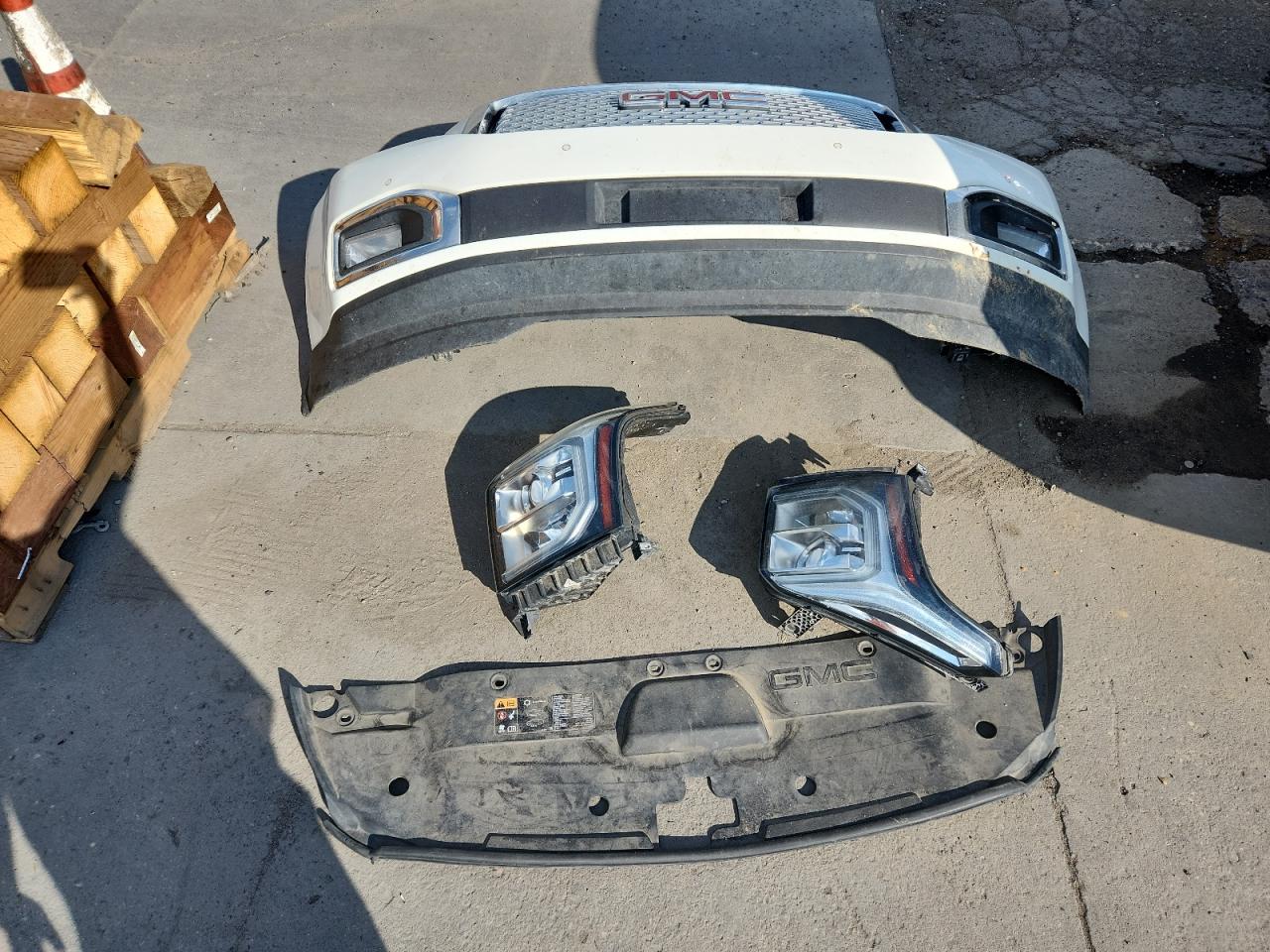 2015 GMC Yukon Xl Denali VIN: 1GKS2JKJXFR690539 Lot: 69418735