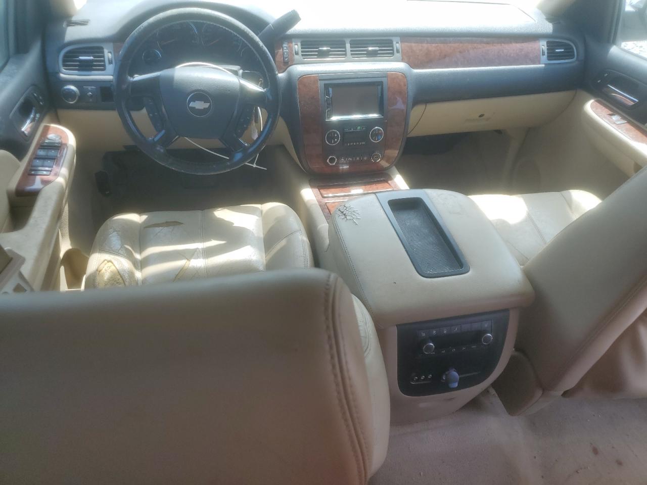 2008 Chevrolet Suburban C1500 Ls VIN: 1GNFC16028R121772 Lot: 70331625