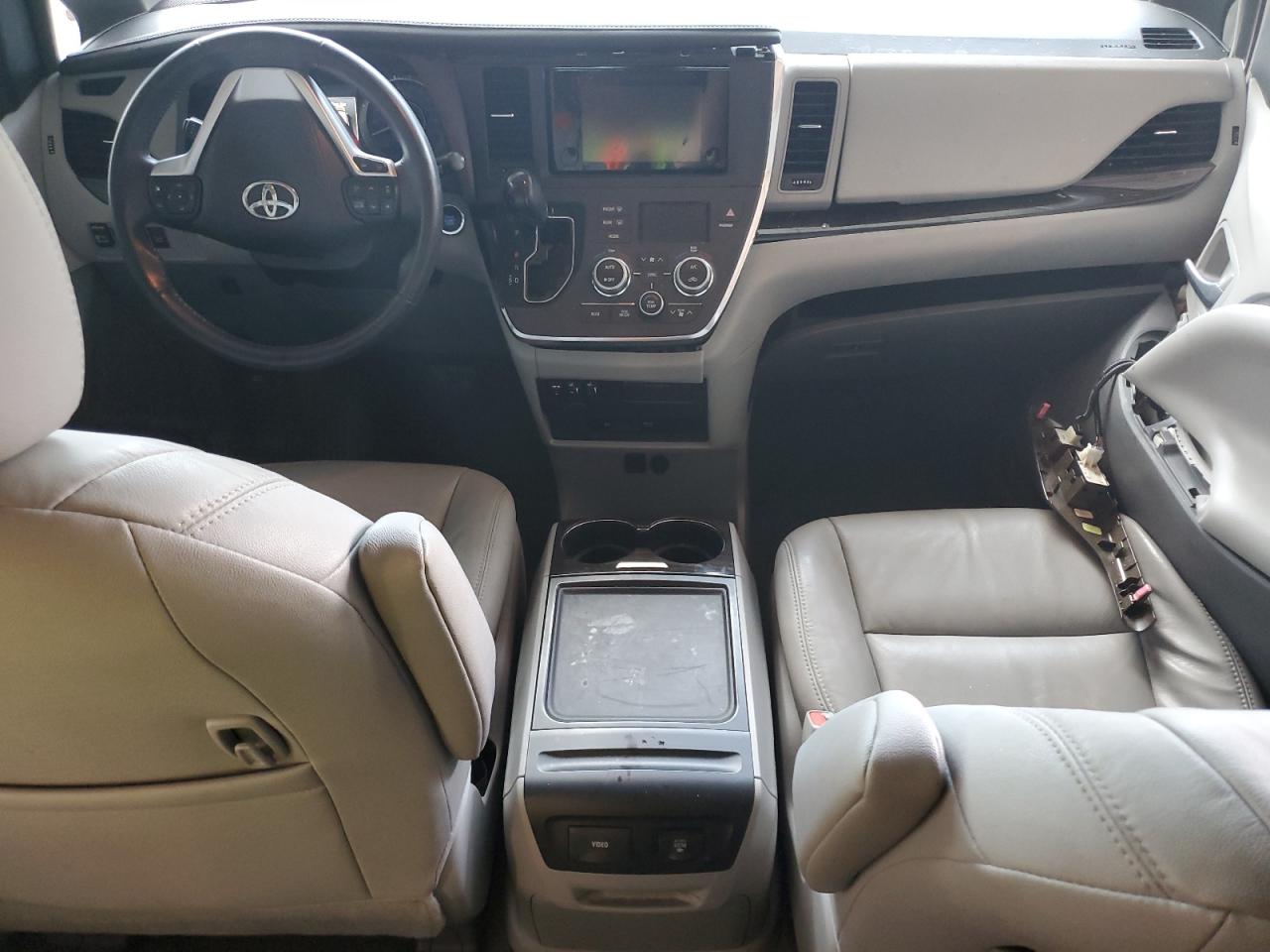 2017 Toyota Sienna Xle VIN: 5TDYZ3DC5HS853615 Lot: 68695805