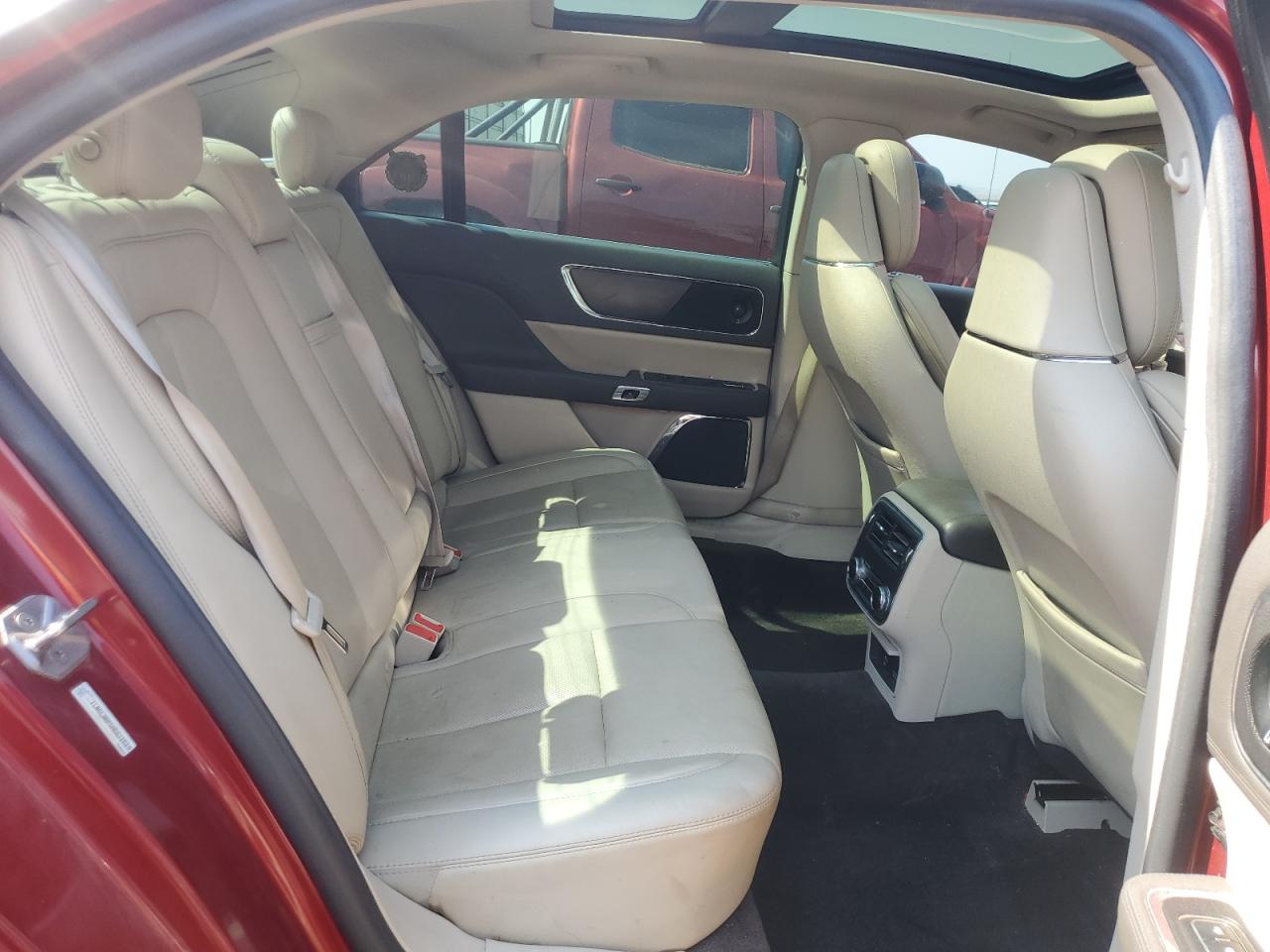 2017 Lincoln Continental Reserve VIN: 1LN6L9RP5H5631519 Lot: 67858485