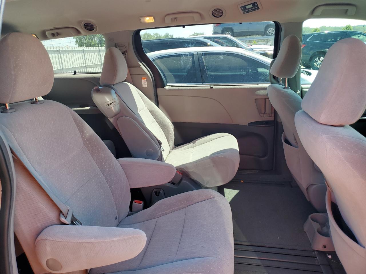 2017 Toyota Sienna Le VIN: 5TDKZ3DC6HS811217 Lot: 70037305