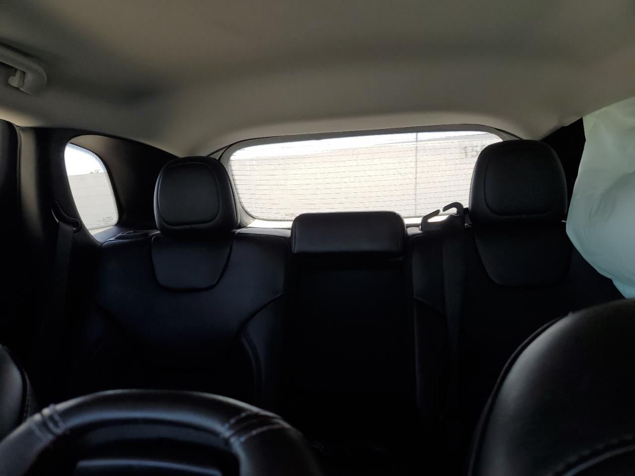 2019 Jeep Cherokee Latitude Plus VIN: 1C4PJLLB2KD318644 Lot: 92442435