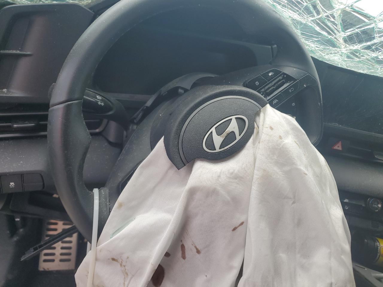 2025 Hyundai Elantra Sel Sport - image 9