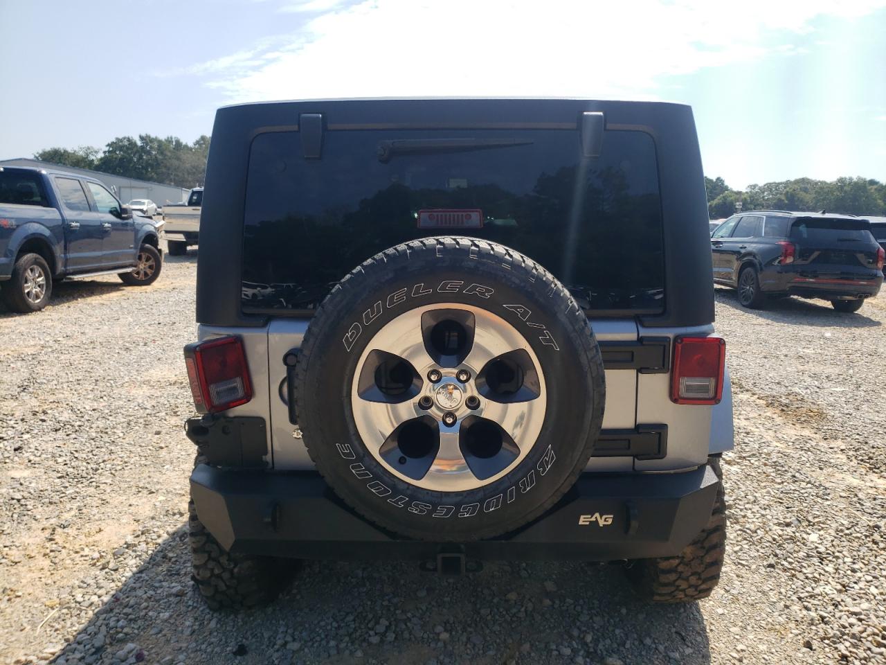 2018 Jeep Wrangler Unlimited Sahara VIN: 1C4BJWEG8JL924376 Lot: 70722115