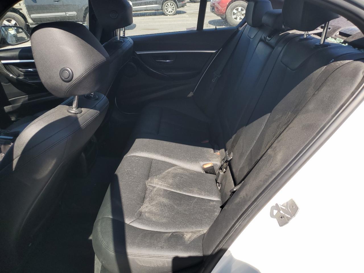 2018 BMW 330 Xi VIN: WBA8D9C55JA615011 Lot: 69638275