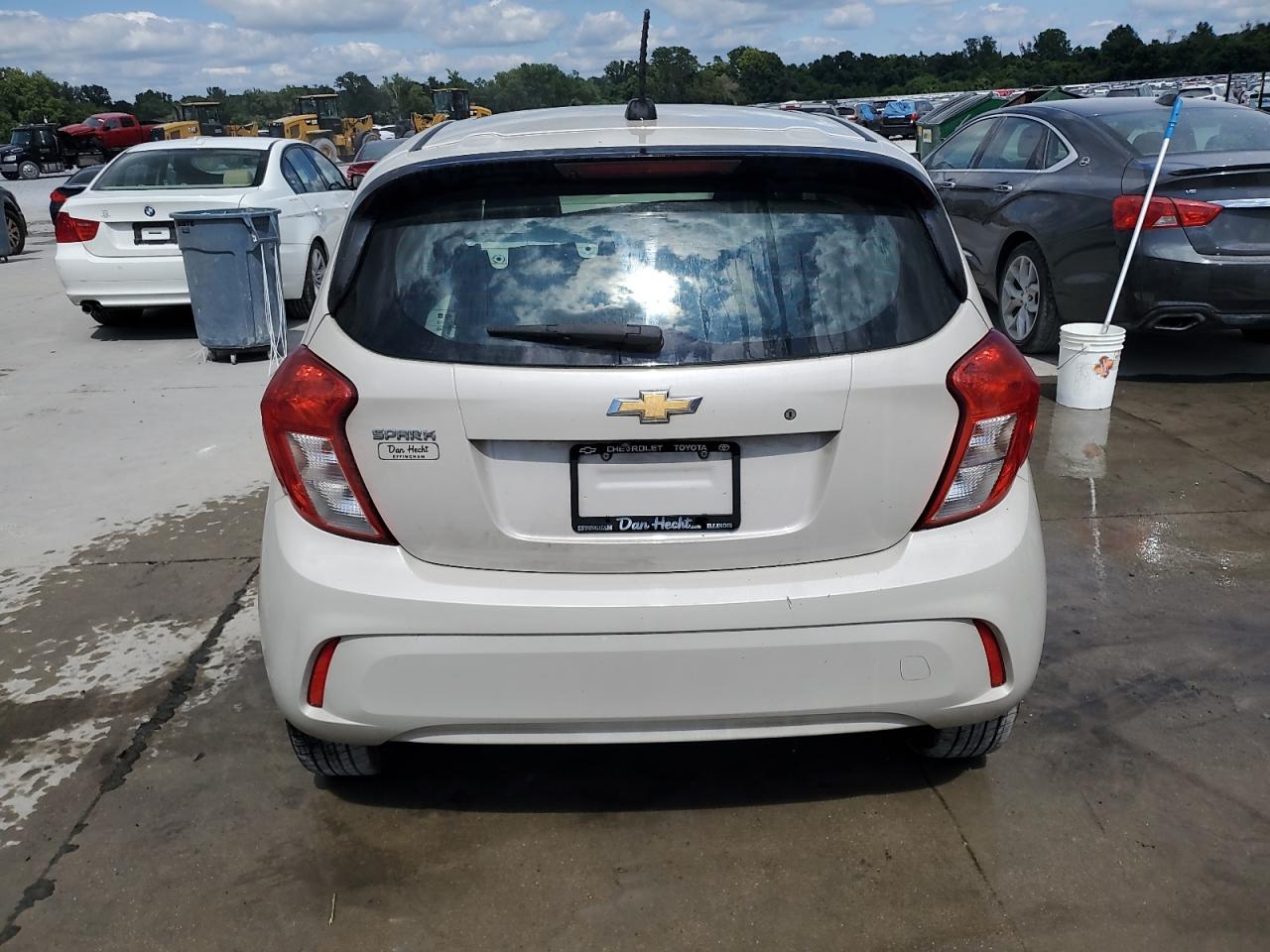 2017 Chevrolet Spark Ls VIN: KL8CB6SA2HC702274 Lot: 69657635