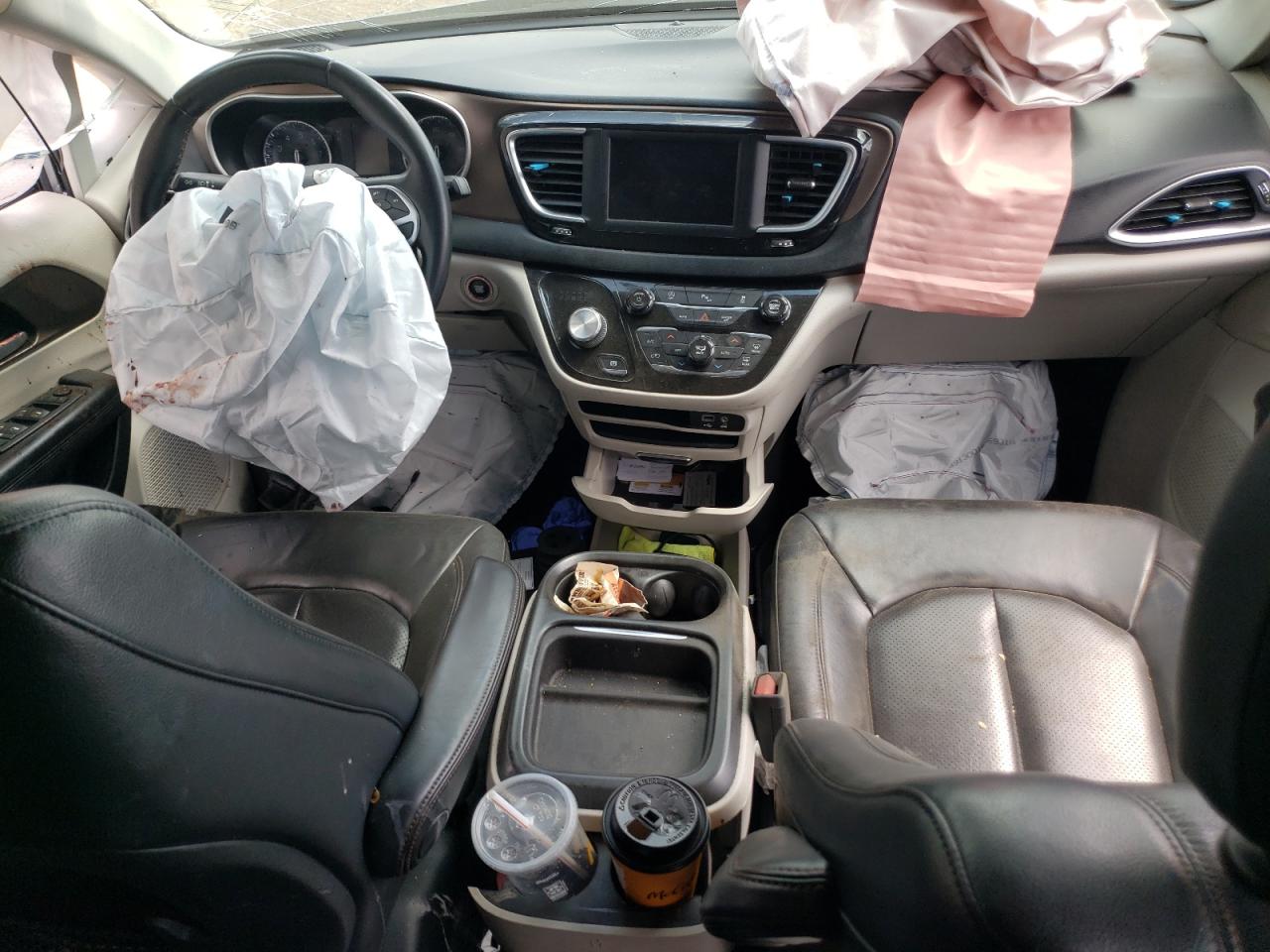 2018 Chrysler Pacifica Touring L VIN: 2C4RC1BG5JR119376 Lot: 68907165