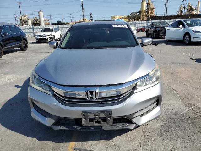 Седаны HONDA ACCORD 2017 Серебристый