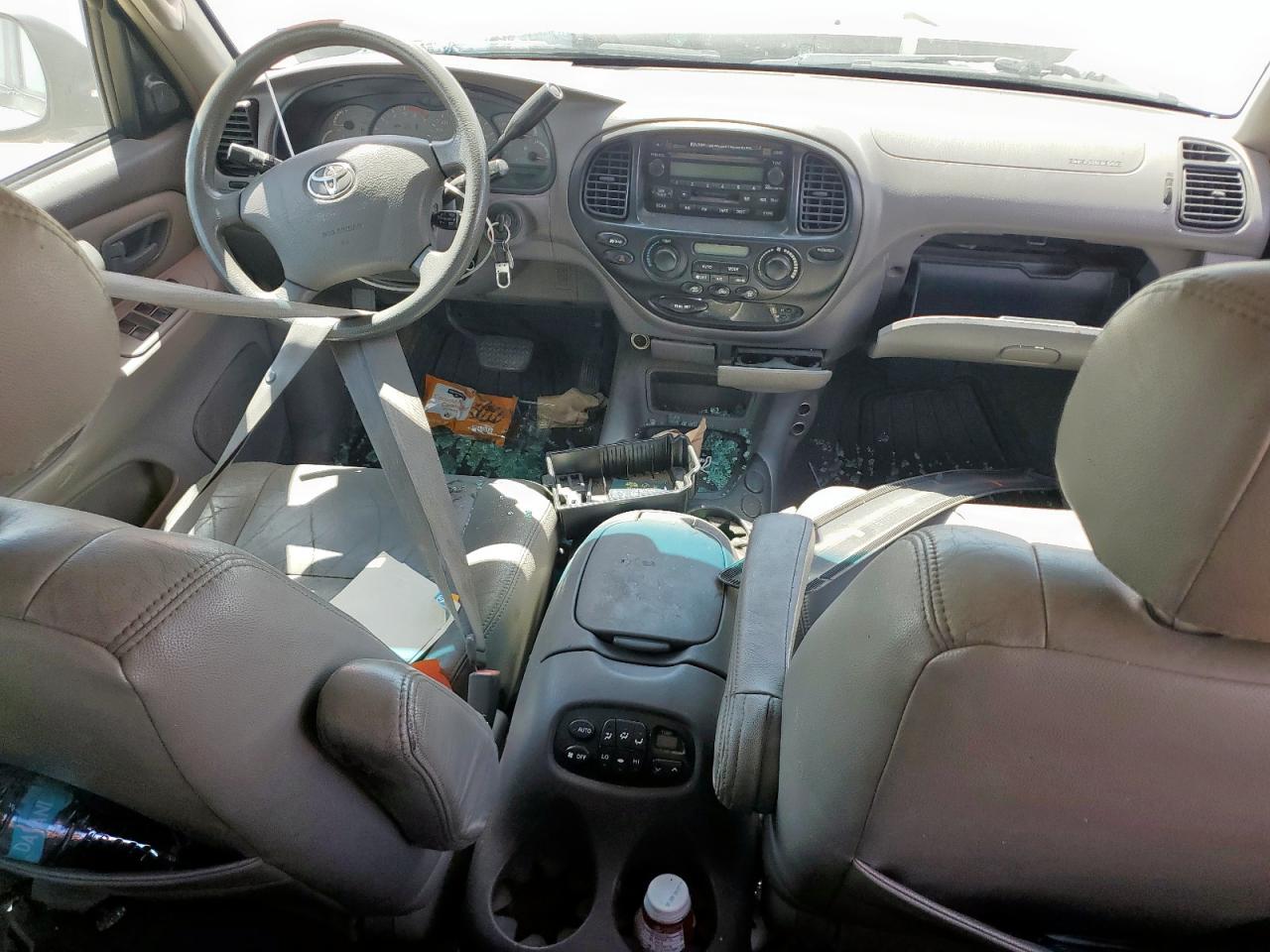 2004 Toyota Sequoia Sr5 VIN: 5TDZT34A24S221945 Lot: 69060755