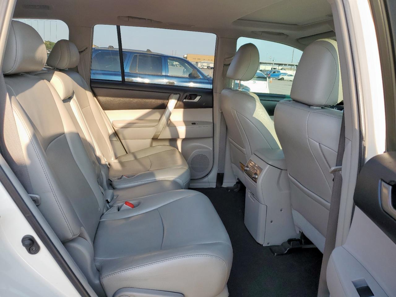 2012 Toyota Highlander Base VIN: 5TDZK3EH2CS063202 Lot: 67193635