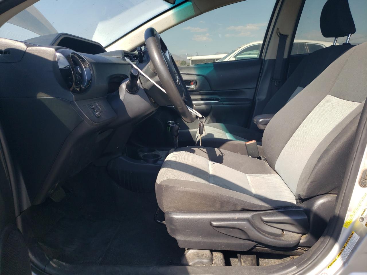 2015 Toyota Prius C VIN: JTDKDTB33F1585441 Lot: 71129825