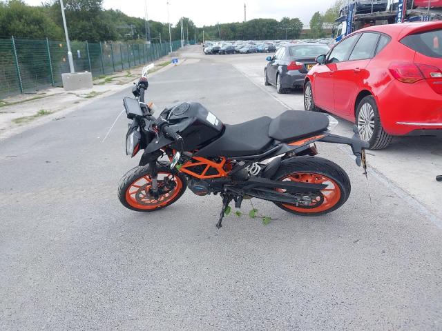 2022 KTM 125 DUKE 22  for sale at Copart ST HELENS