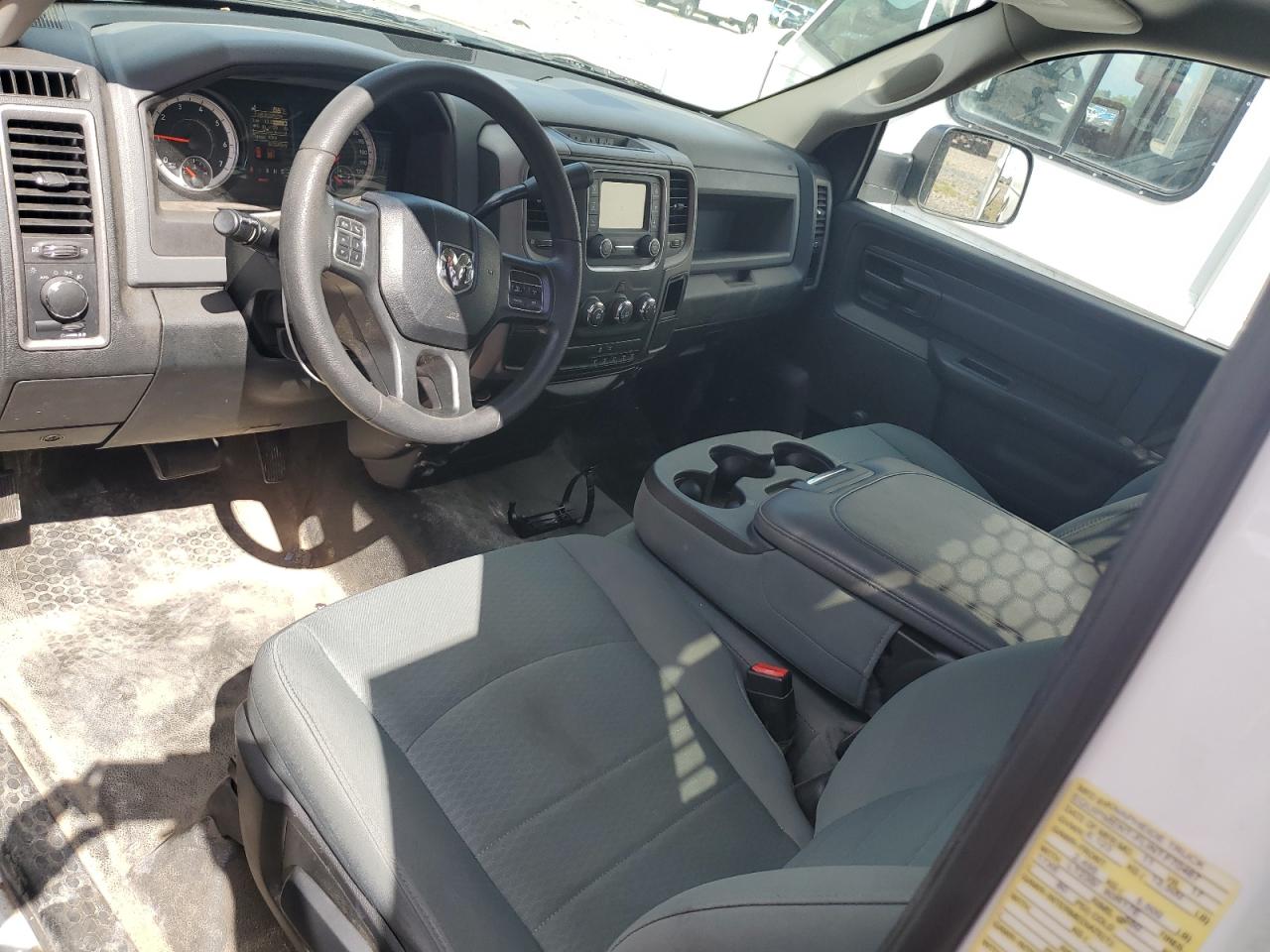 2018 Ram Trucks 3500 - Delivery Truck VIN: 3C7WRSBJ8JG124941 Lot: 81530515