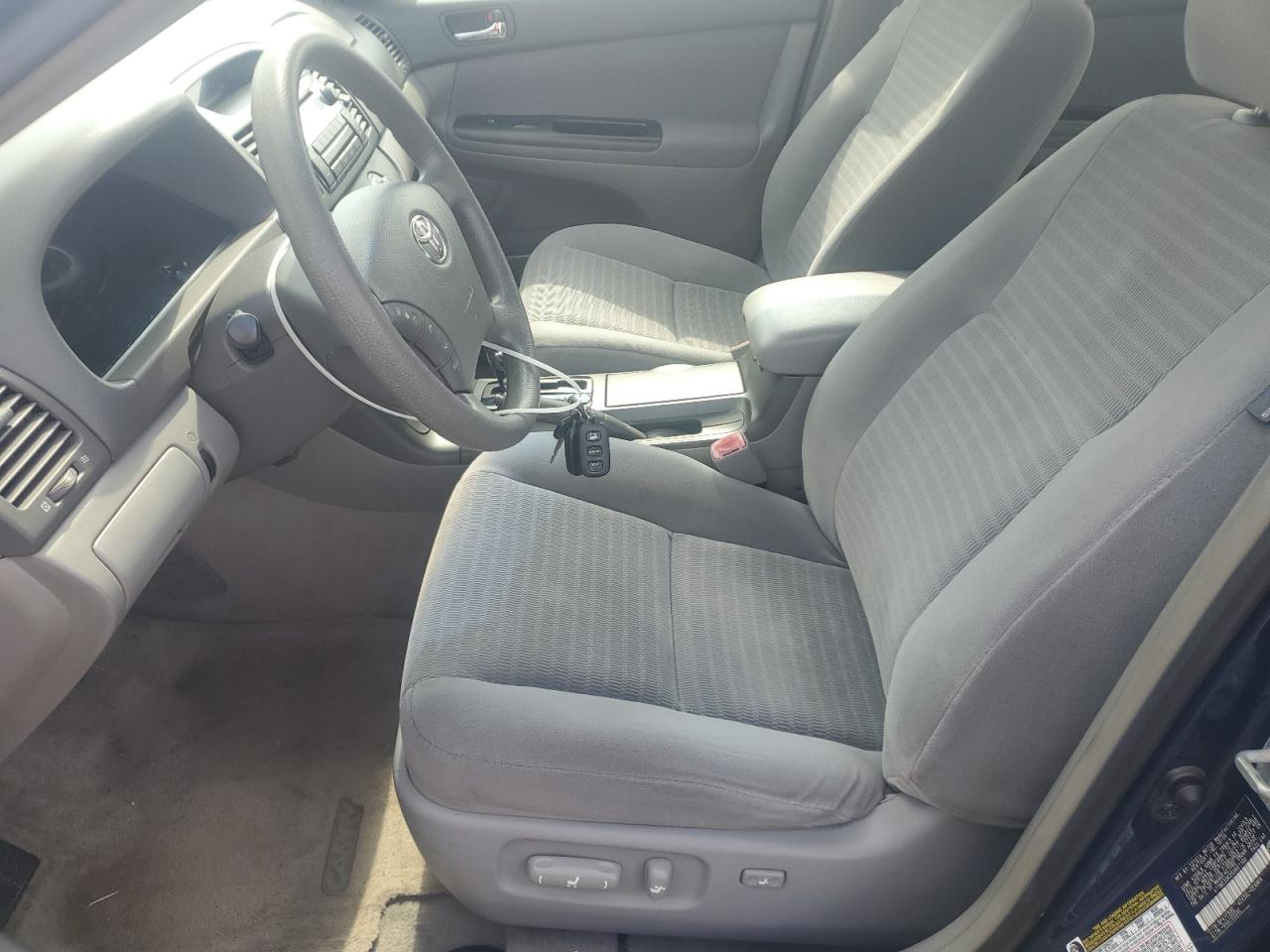2005 Toyota Camry Le VIN: 4T1BE30K25U001160 Lot: 67545305
