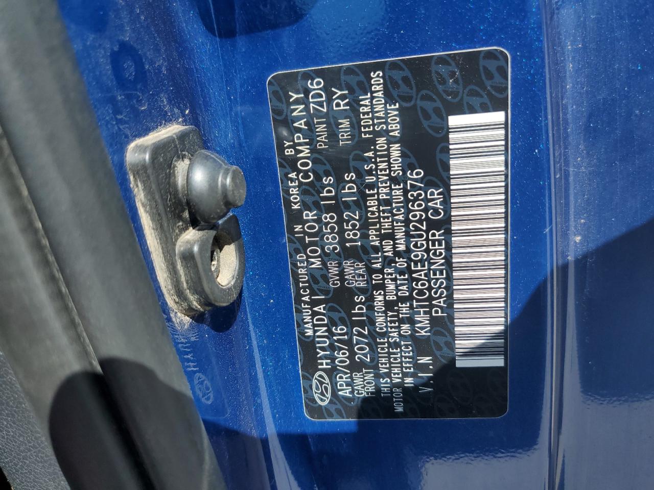 2016 Hyundai Veloster Turbo VIN: KMHTC6AE9GU296376 Lot: 69872225