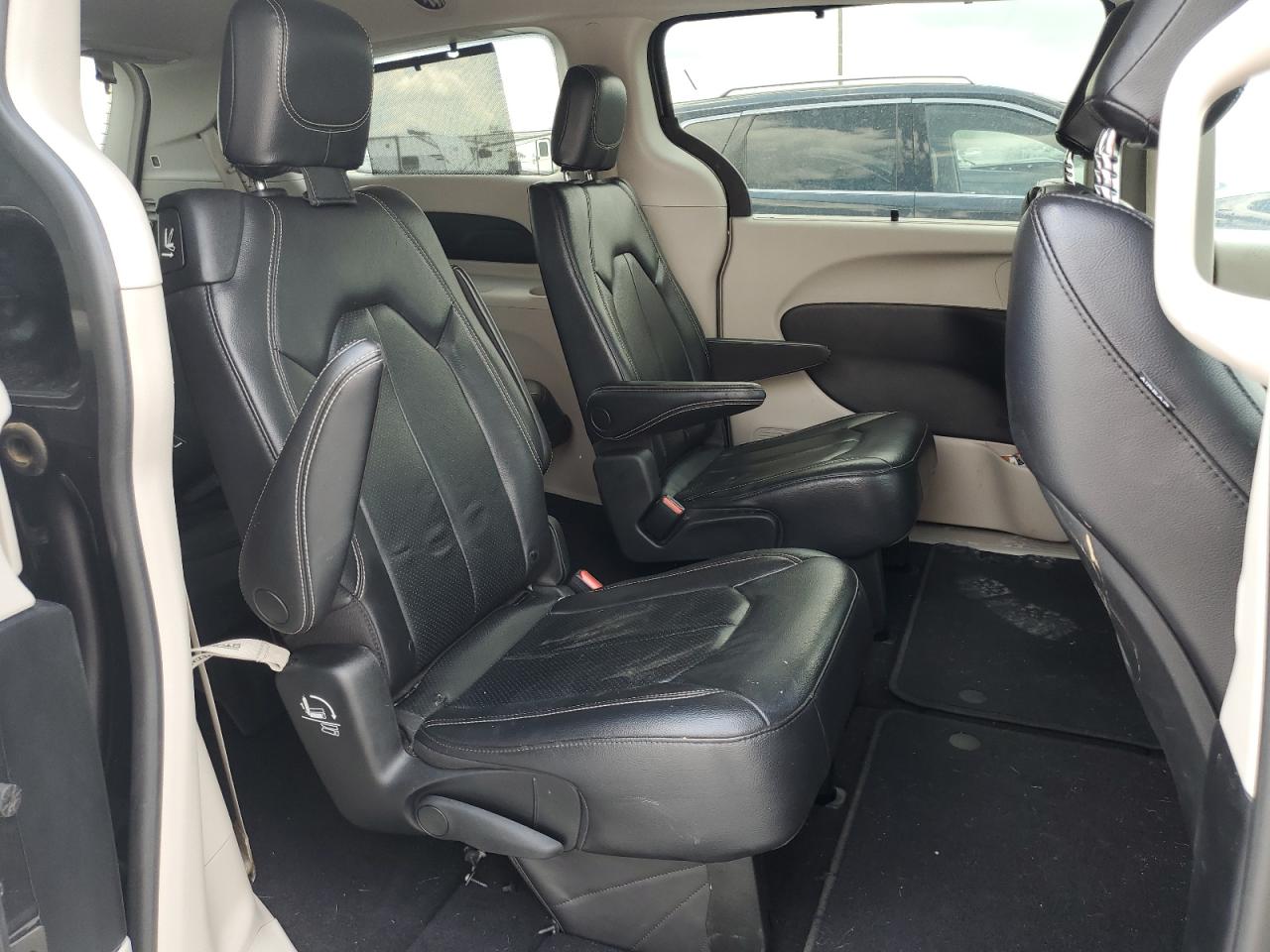 2022 Chrysler Pacifica Touring L VIN: 2C4RC1BG8NR142236 Lot: 69010395