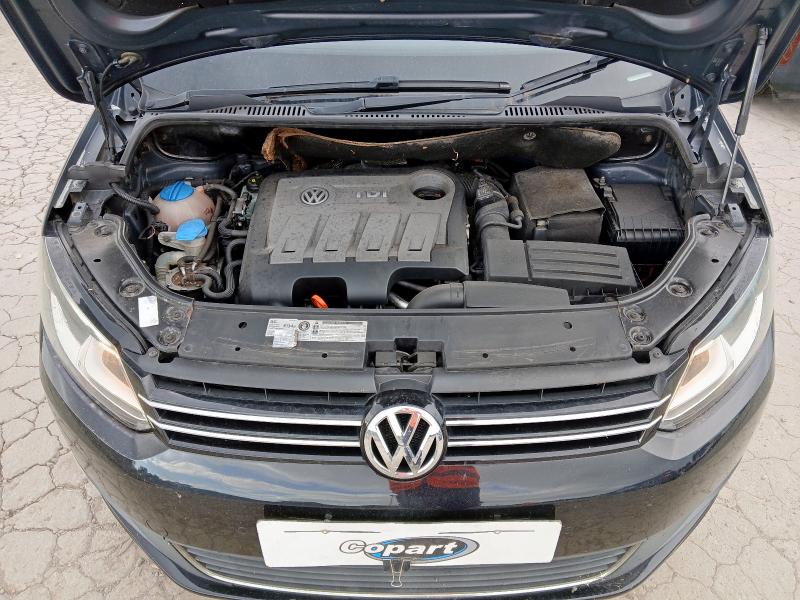 2011 VOLKSWAGEN TOURAN SE