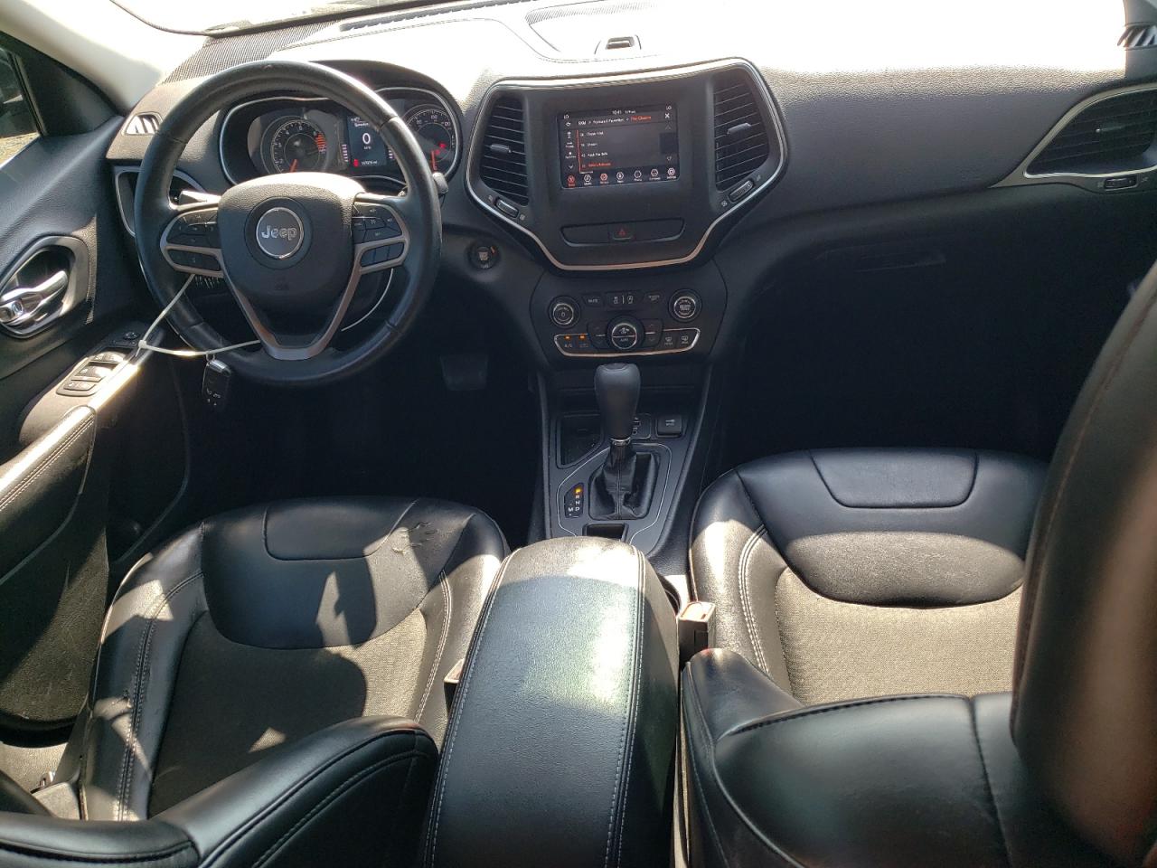 2019 Jeep Cherokee Latitude Plus VIN: 1C4PJLLB8KD131506 Lot: 67688275