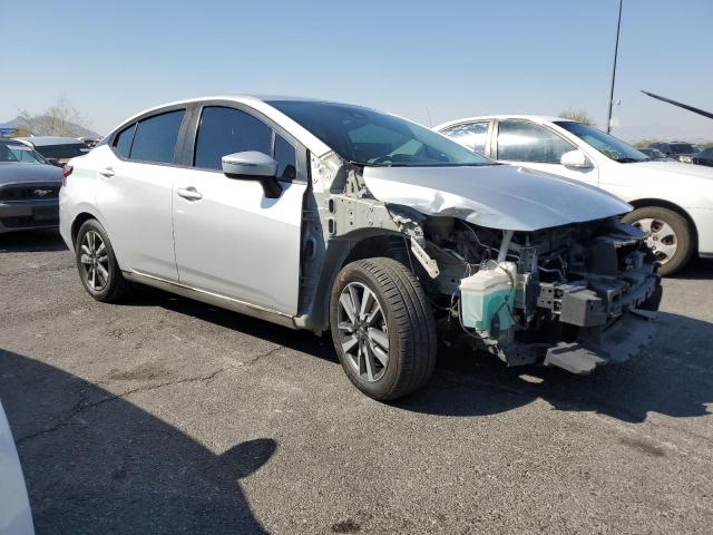  NISSAN VERSA 2020 Серебристый