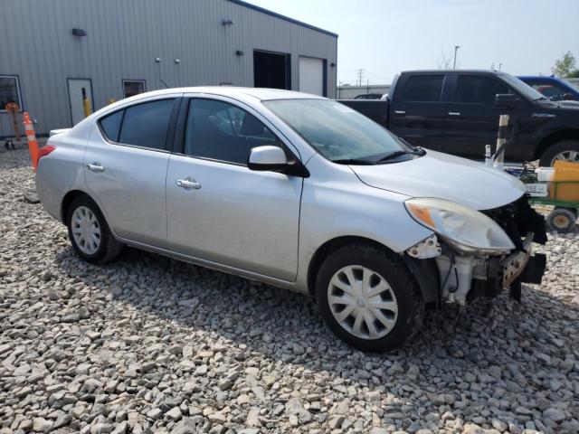 Sedans NISSAN VERSA 2013 Silver