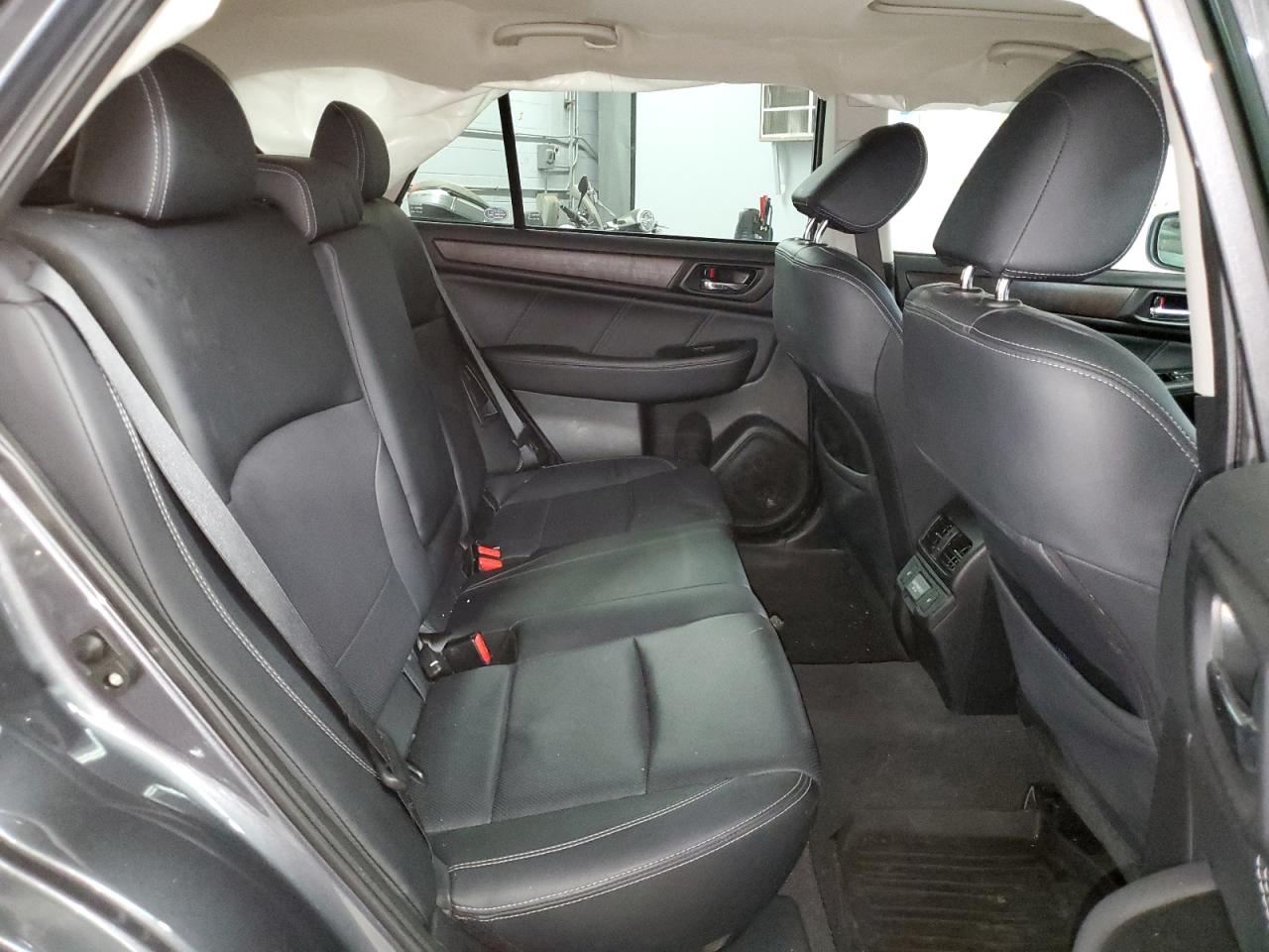 2018 Subaru Outback 2.5I Limited VIN: 4S4BSANC3J3380250 Lot: 67641675