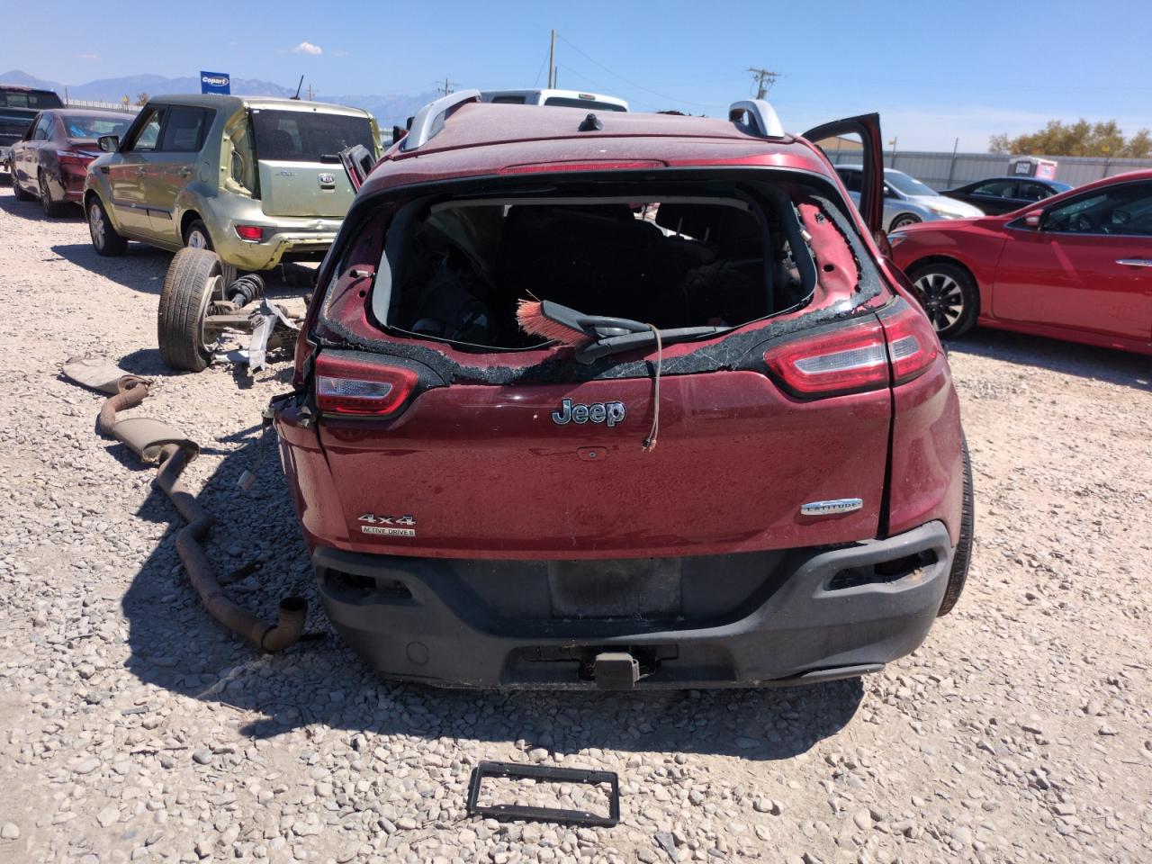 2014 Jeep Cherokee Latitude VIN: 1C4PJMCB8EW177528 Lot: 67989975