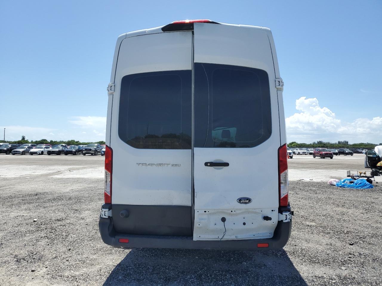 2018 Ford Transit T-250 VIN: 1FTYR3XMXJKB25256 Lot: 67202515