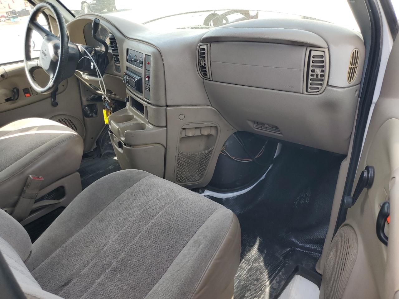 2000 GMC Safari Xt VIN: 1GTDM19W0YB505071 Lot: 69882065