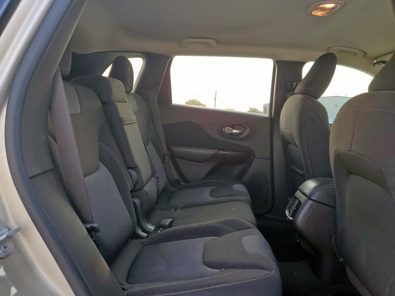 2014 Jeep Cherokee Latitude VIN: 1C4PJLCS9EW206156 Lot: 70601665