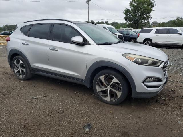 Parquets HYUNDAI TUCSON 2016 Srebrny