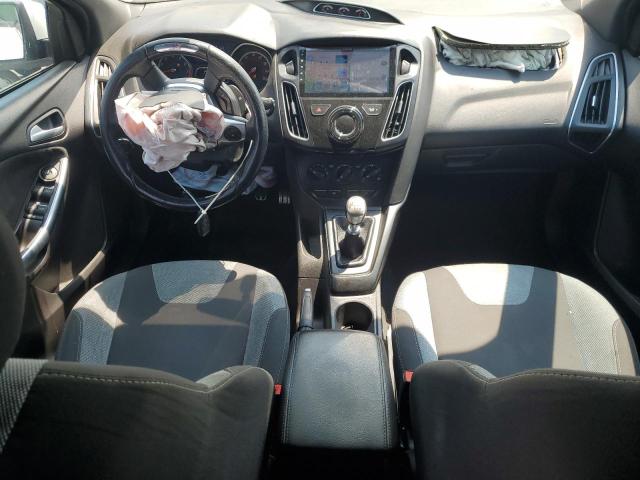 Hatchbacks FORD FOCUS 2014 Biały