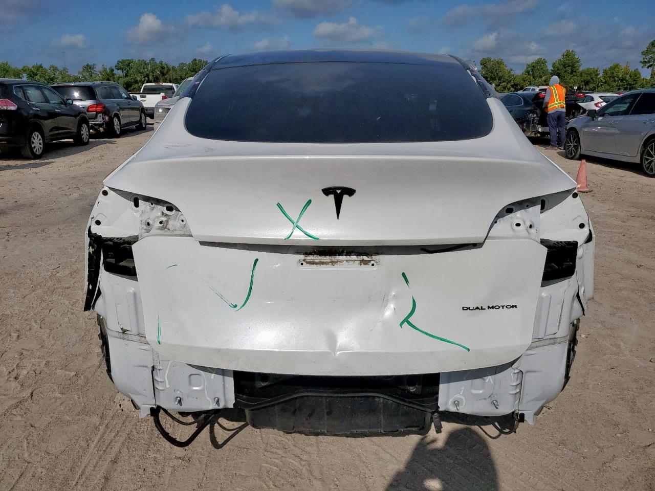 2022 Tesla Model Y VIN: 7SAYGDEE1NA013245 Lot: 70773725