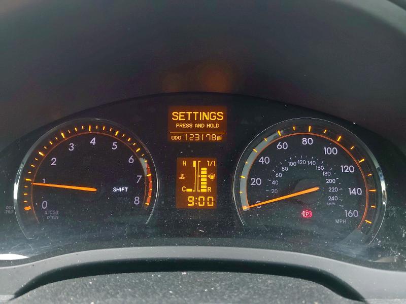2011 TOYOTA AVENSIS TR