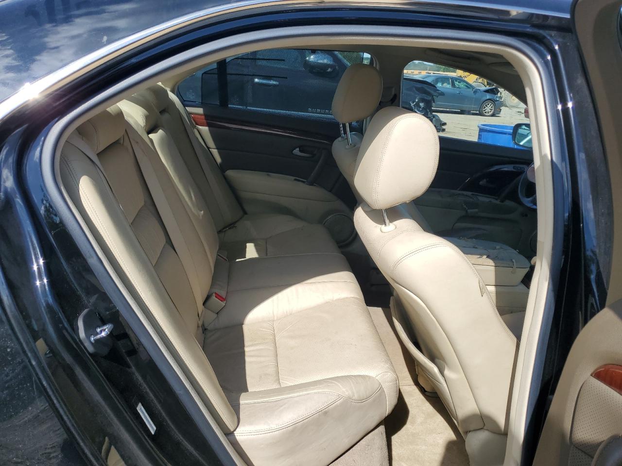 2010 Acura Rl VIN: JH4KB2F69AC000863 Lot: 67819325