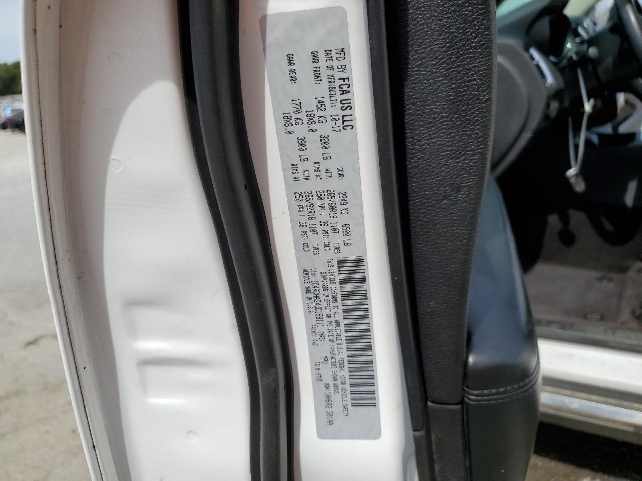 2018 Dodge Durango Sxt VIN: 1C4RDHAGXJC158111 Lot: 70589155