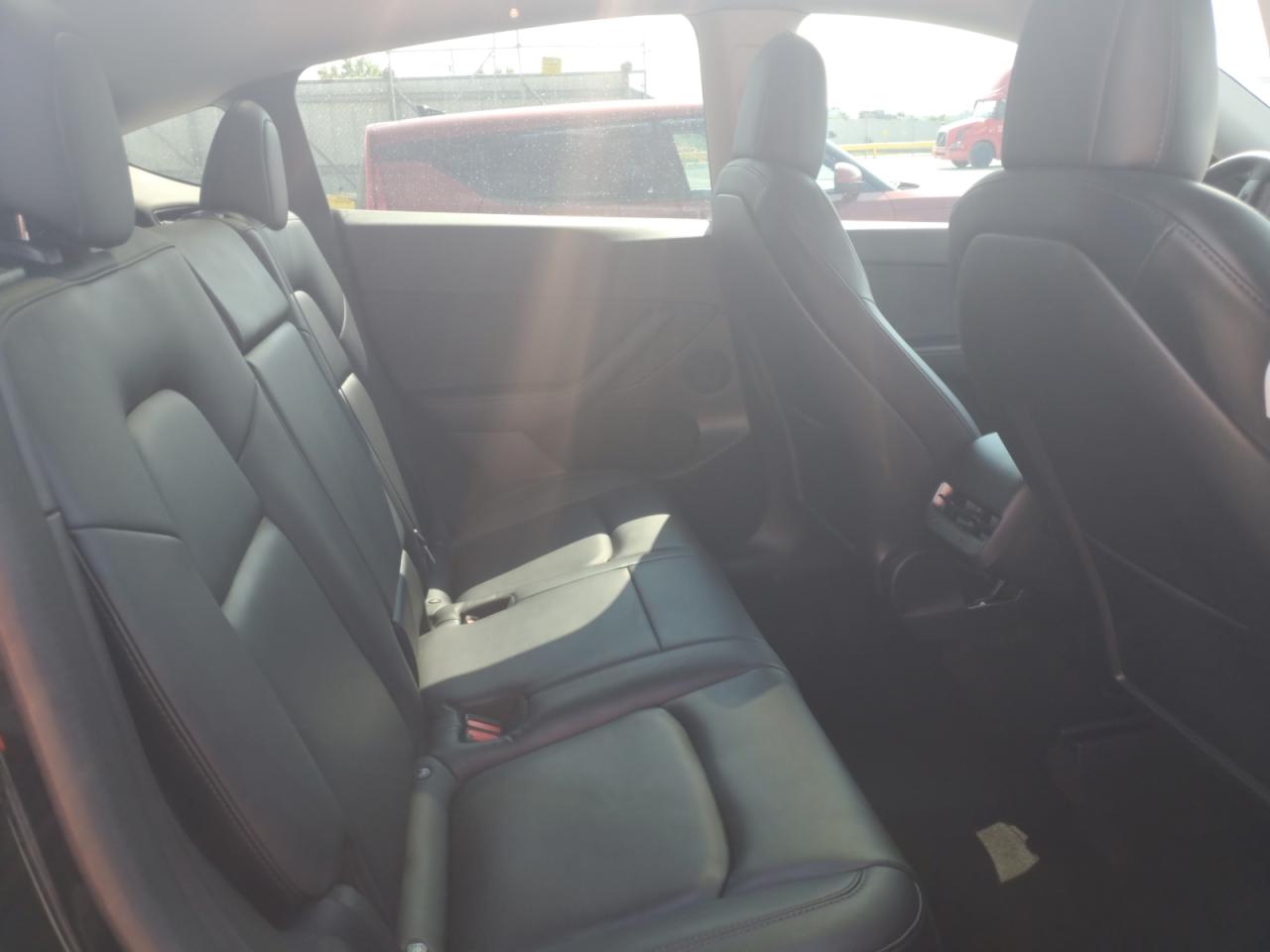 2022 Tesla Model Y VIN: 7SAYGDEF5NF382511 Lot: 68245365