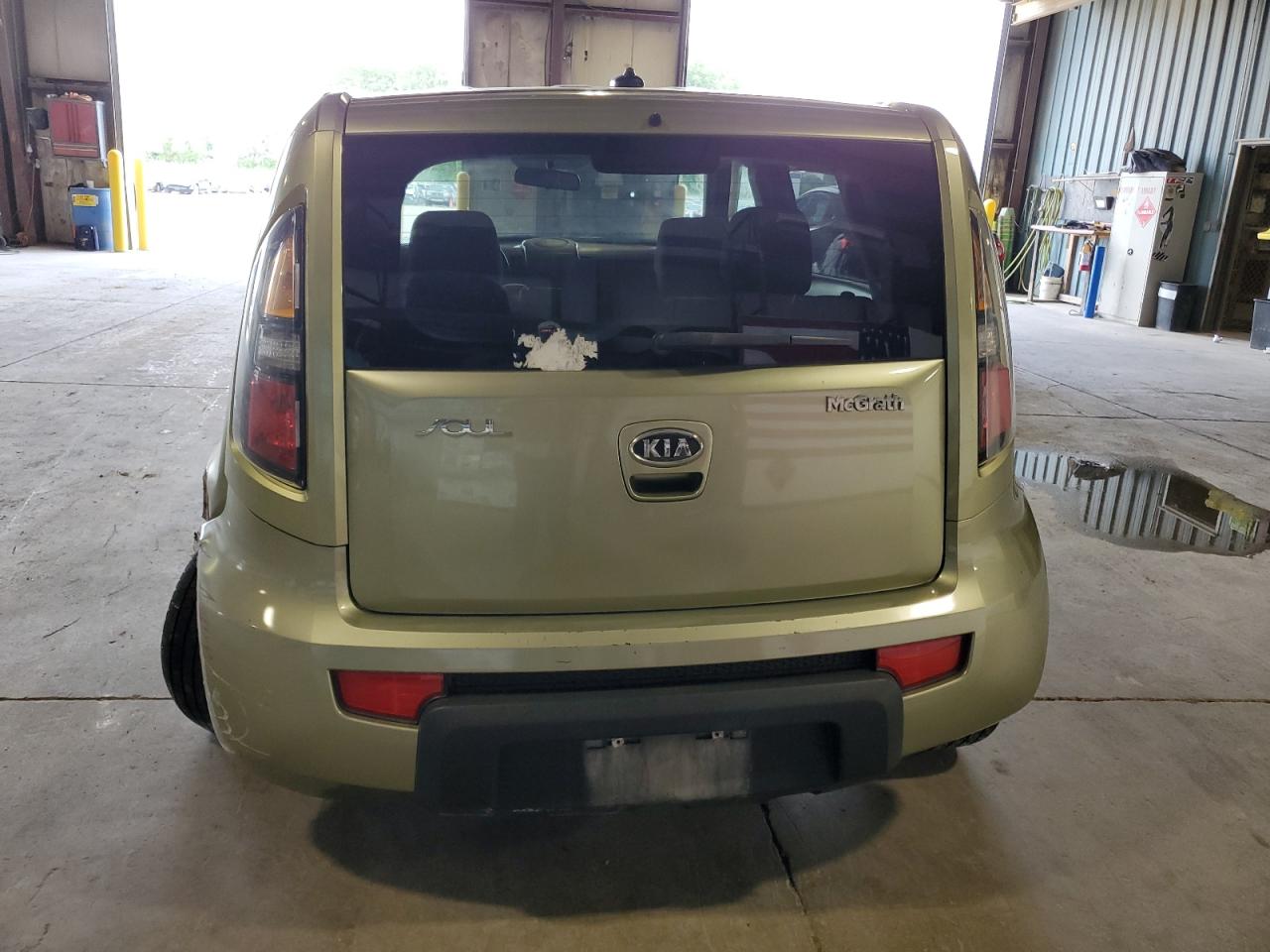 2011 Kia Soul + VIN: KNDJT2A21B7329758 Lot: 69952065