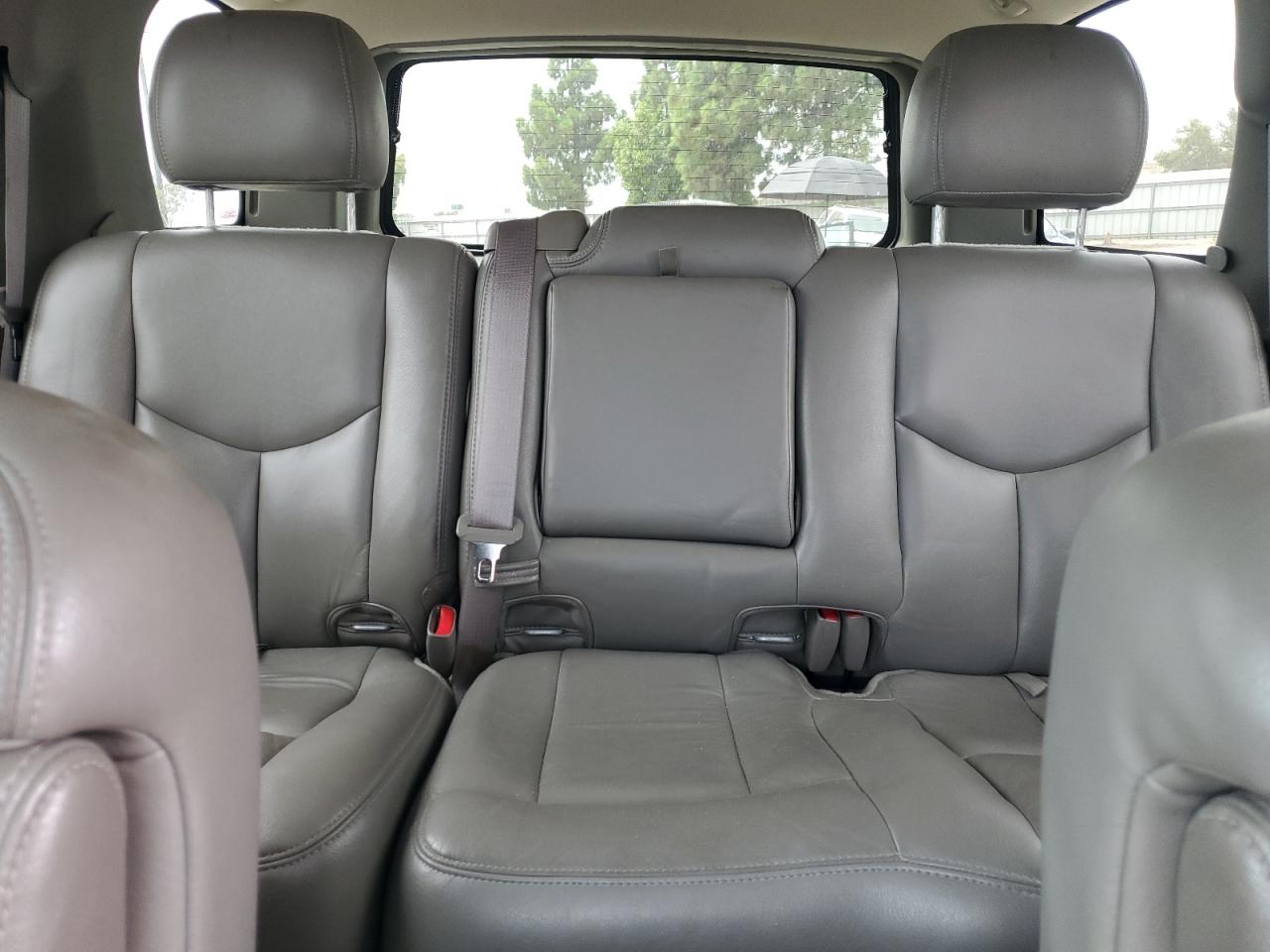 2004 Chevrolet Tahoe C1500 VIN: 1GNEC13T74R276242 Lot: 70556415