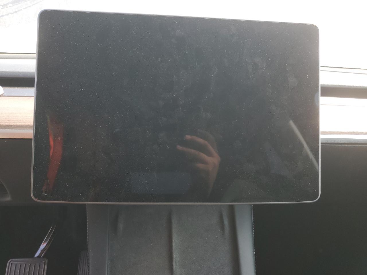 2024 Tesla Model Y VIN: 7SAYGDED0RF096554 Lot: 70220475