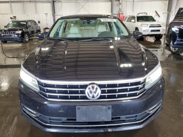  VOLKSWAGEN PASSAT 2017 Черный