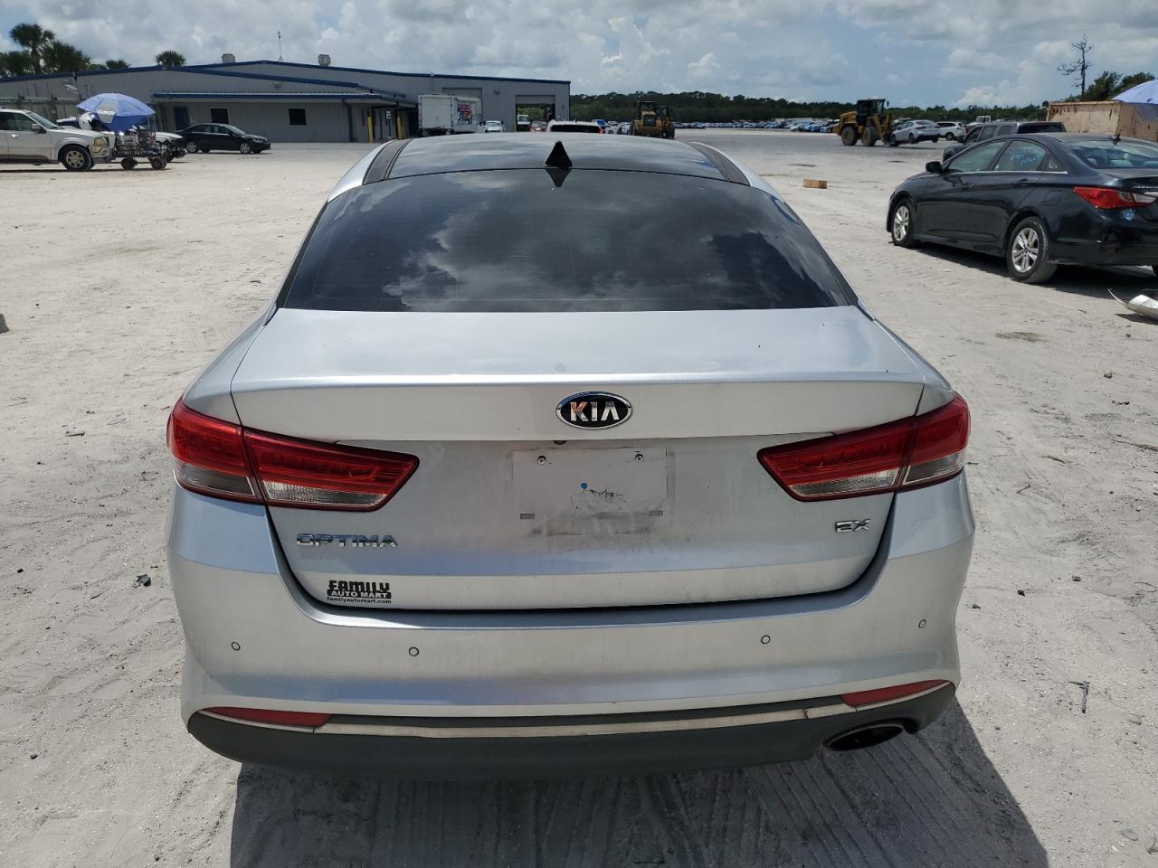2017 Kia Optima Ex VIN: 5XXGU4L32HG135068 Lot: 67808215