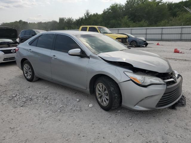 Седаны TOYOTA CAMRY 2017 Серебристый