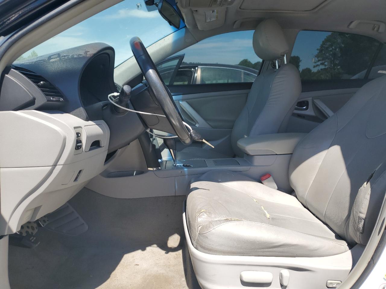 2010 Toyota Camry Base VIN: 4T1BF3EKXAU565445 Lot: 69850905