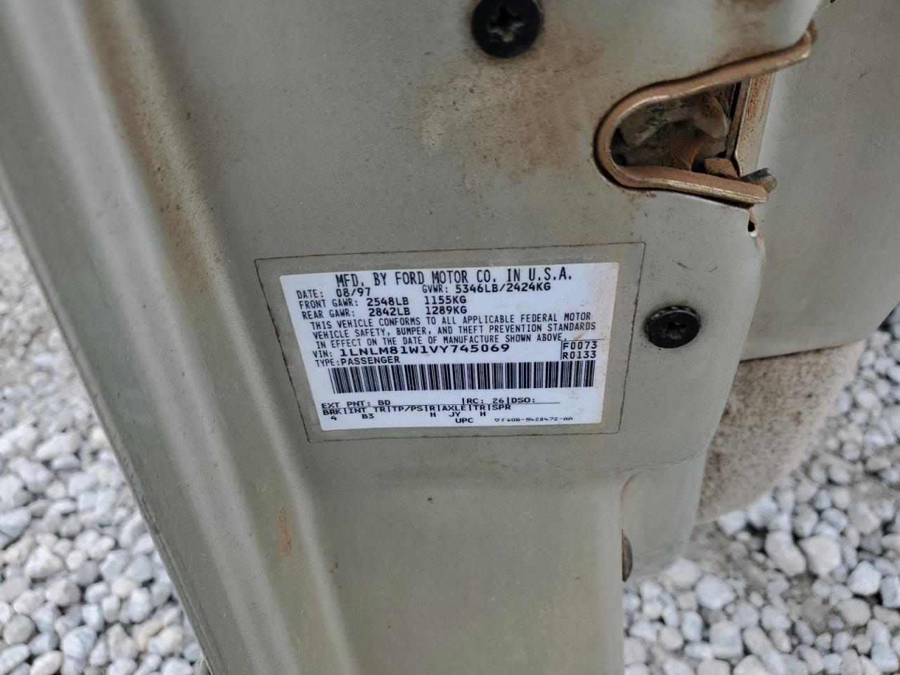 1997 Lincoln Town Car Executive VIN: 1LNLM81W1VY745069 Lot: 67618525