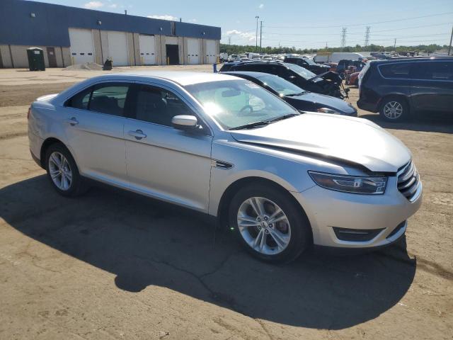  FORD TAURUS 2017 Silver