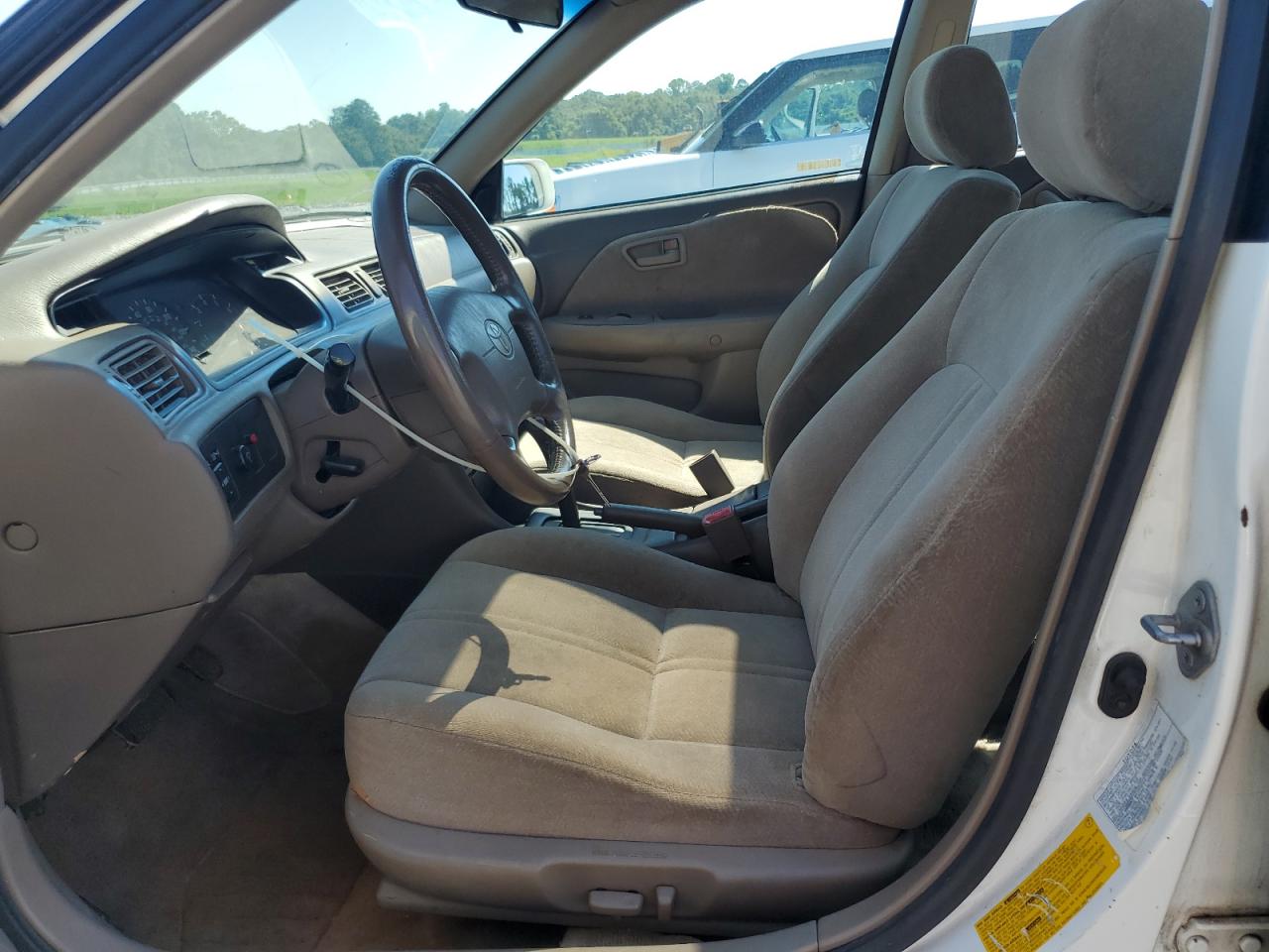 1999 Toyota Camry Le VIN: JT2BG28K1X0353937 Lot: 69913365